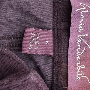 Gloria Vanderbilt size 6 made in Jordan